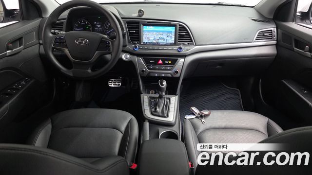 Hyundai Avante — interior