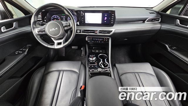 Kia K5 — interior