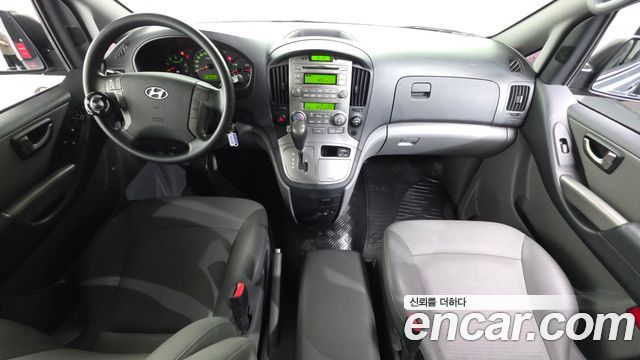 Hyundai Starex — interior