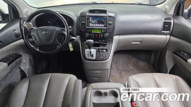 Kia Carnival — interior