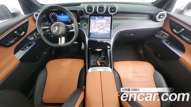 Mercedes-Benz GLC-Class — interior