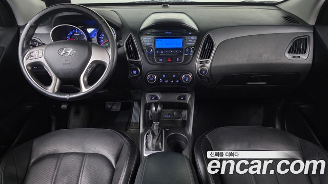 Hyundai Tucson — interior