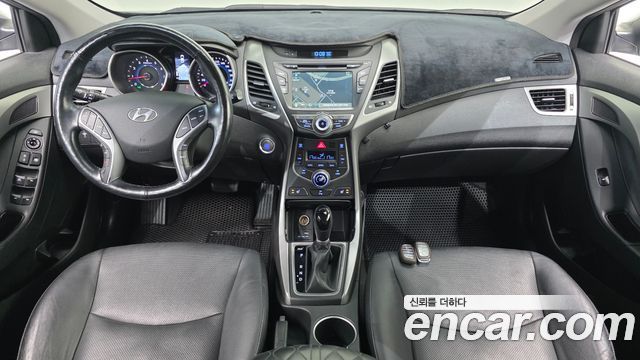 Hyundai Avante — interior