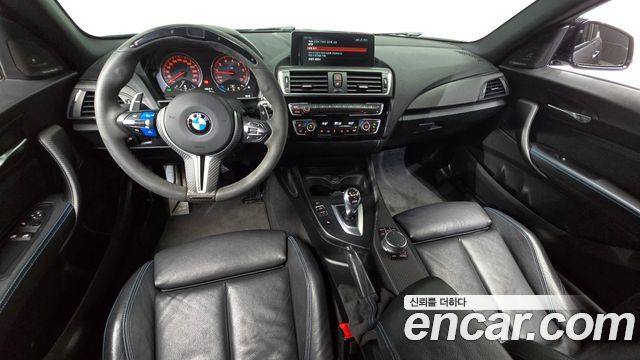 BMW M2 — interior