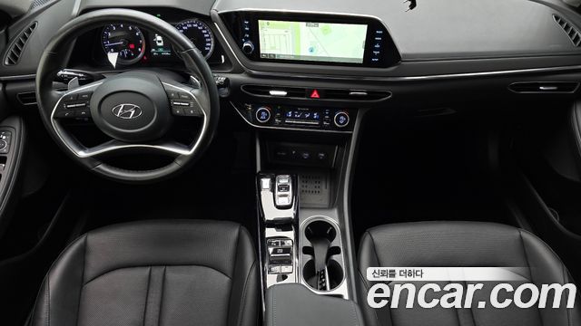 Hyundai Sonata — interior