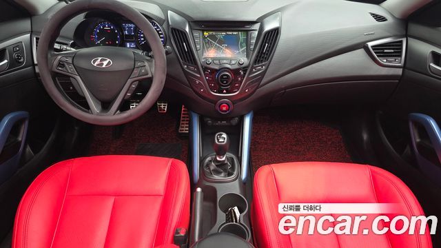 Hyundai Veloster — interior