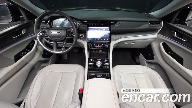 Jeep Cherokee — interior