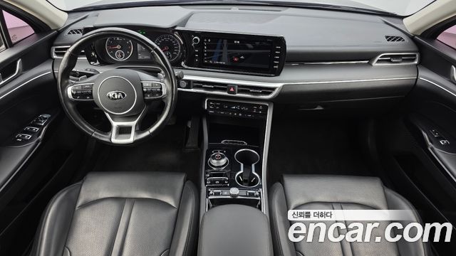 Kia K5 — interior