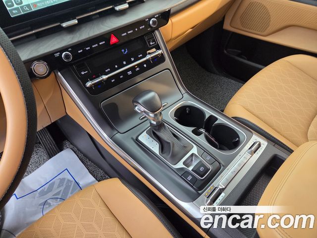 Kia Carnival — interior