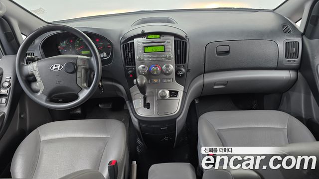 Hyundai Starex — interior