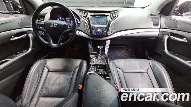 Hyundai i40 — interior