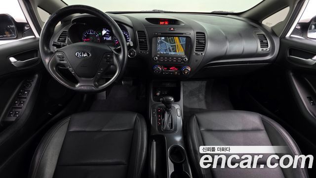 Kia K3 — interior