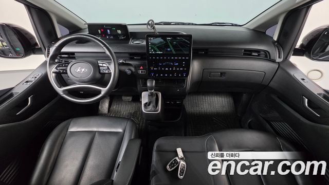 Hyundai Staria — interior