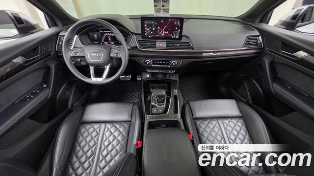 Audi SQ5 — interior