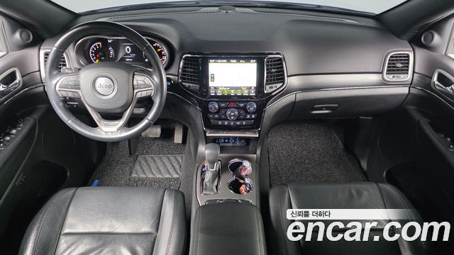Jeep Cherokee — interior