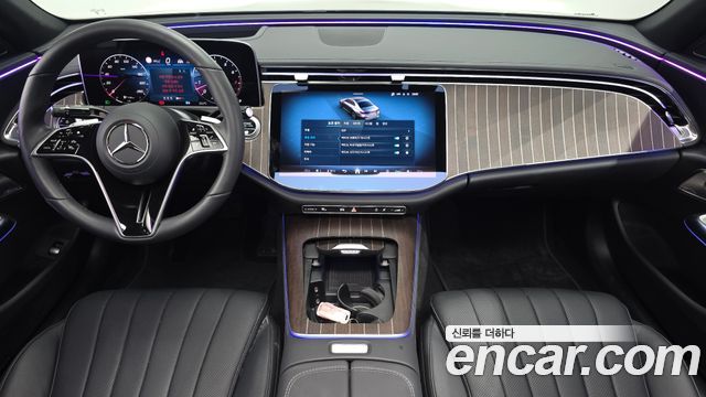 Mercedes-Benz E-Class — interior