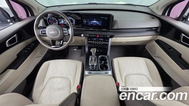 Kia Carnival — interior