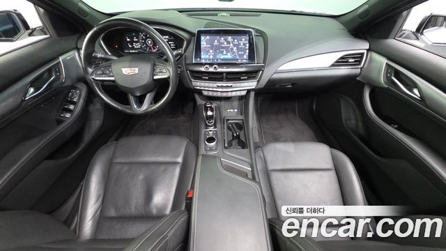 Cadillac CT5 — interior