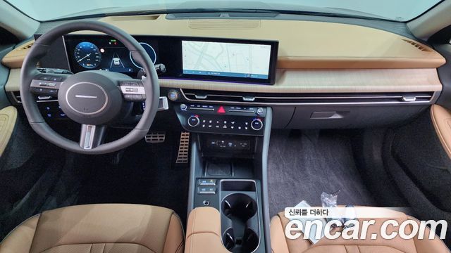 Hyundai Sonata — interior