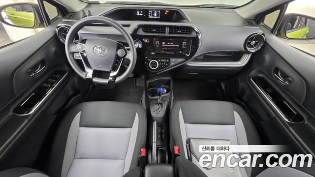 Toyota Prius — interior