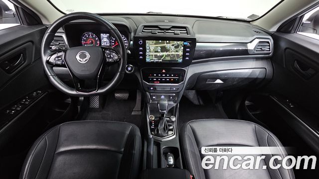 KG Mobility Tivoli — interior