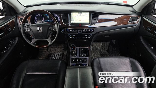 Hyundai Equus — interior