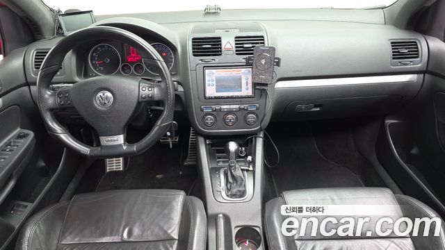 Volkswagen Golf — interior