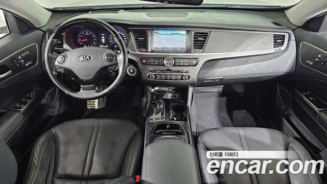 Kia K9 — interior