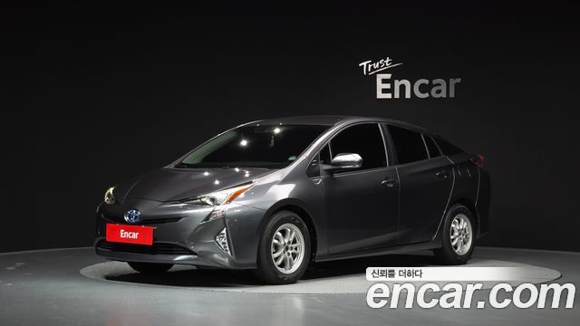 Toyota Prius — exterior