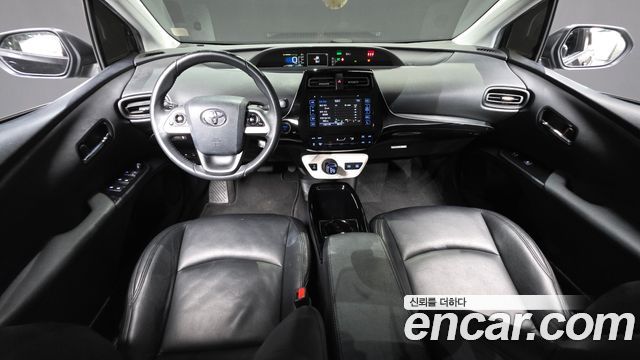 Toyota Prius — interior