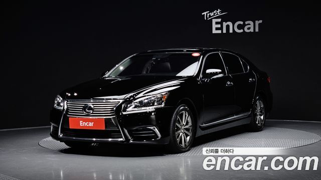 Lexus LS — exterior