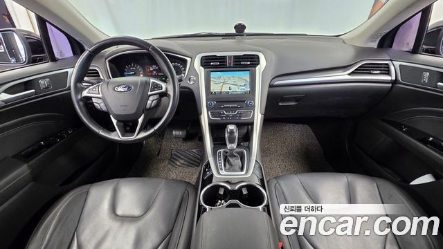 Ford Mondeo — interior