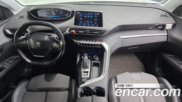 Peugeot 5008 — interior
