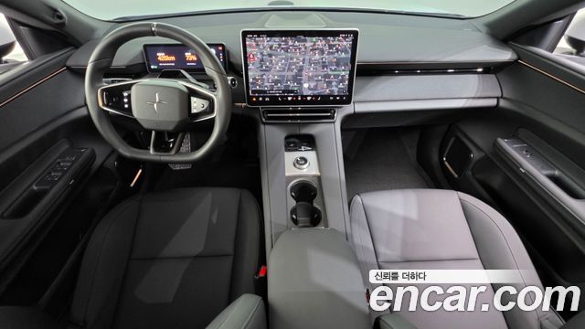 Polestar 4 — interior