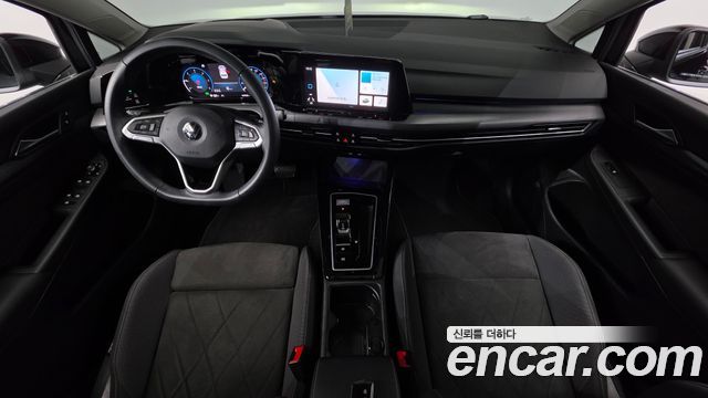 Volkswagen Golf — interior