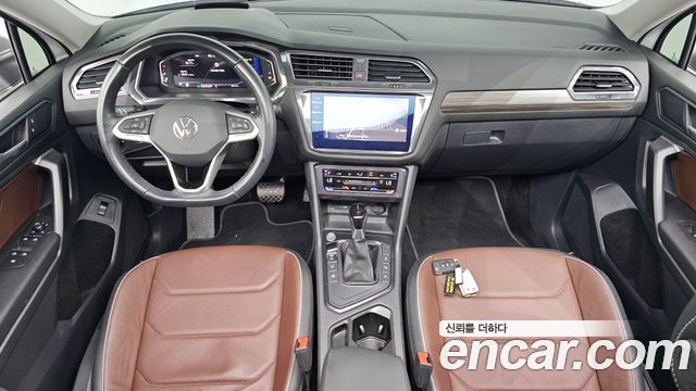 Volkswagen Tiguan — interior