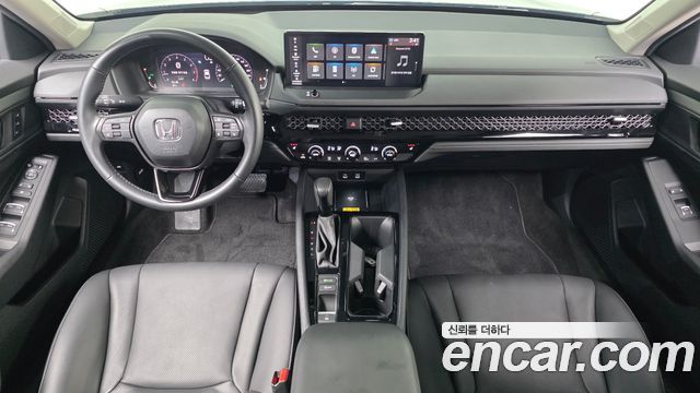 Honda Accord — interior