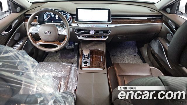 Kia K9 — interior