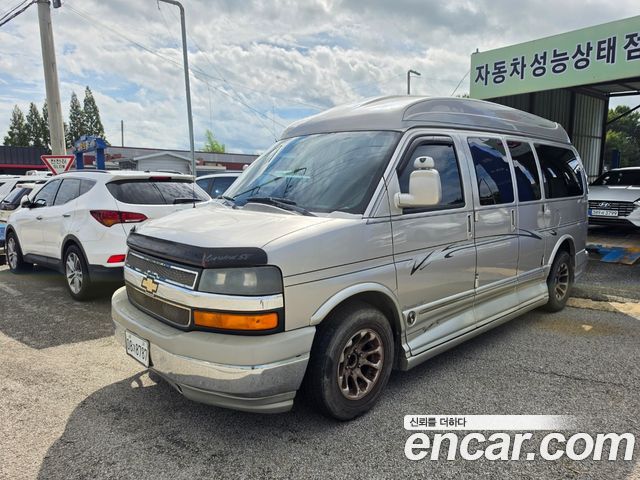 Chevrolet Express Van — exterior