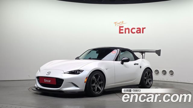 Mazda MX-5 MIATA — exterior