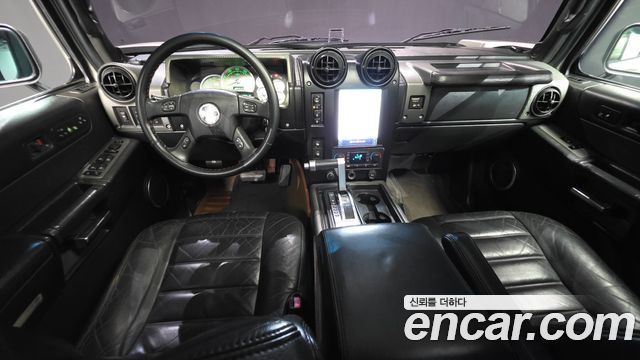 Hummer H2 — interior