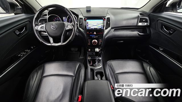 KG Mobility Tivoli — interior