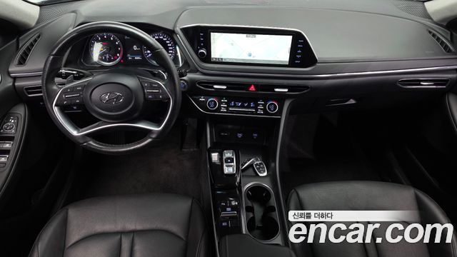 Hyundai Sonata — interior