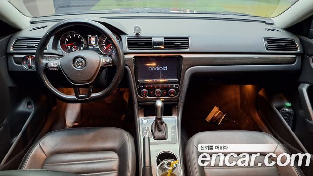 Volkswagen Passat — interior