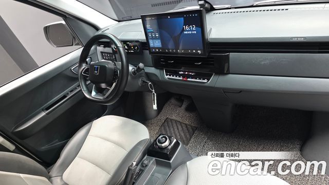 SE-A2 Van — interior