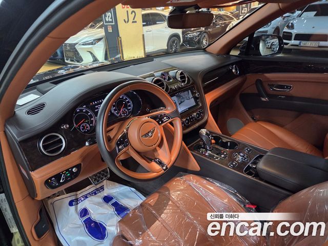 Bentley Bentayga — interior
