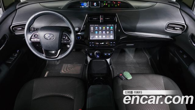Toyota Prius — interior
