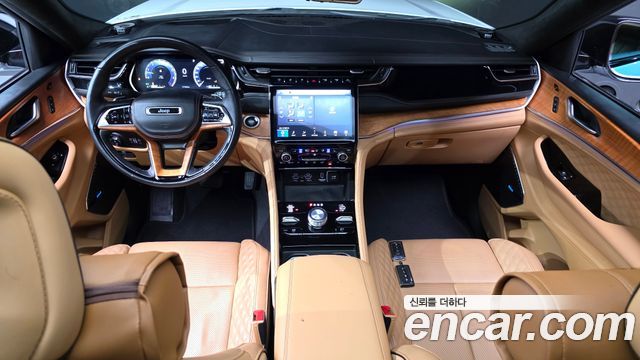 Jeep Cherokee — interior