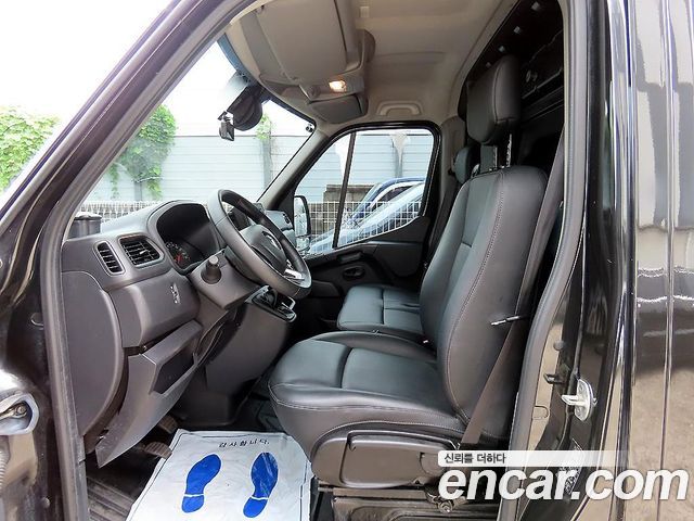 Renault Korea Master — interior