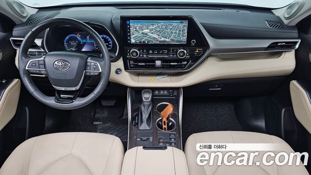 Toyota Highlander — interior